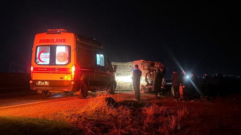 Diyarbakır’da işçi servisi minibüsü devrildi: 16 yaralı