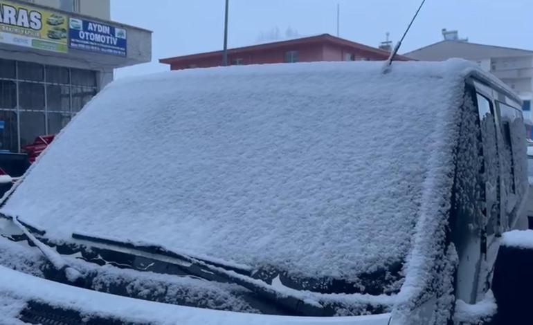 Ağrıda kar yağışı