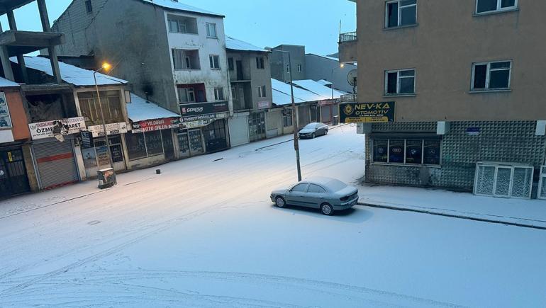 Ağrıda kar yağışı