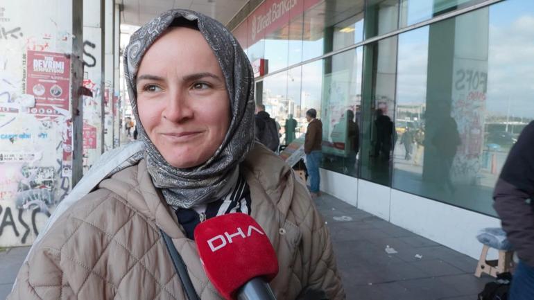 Yılbaşı öncesi Kadıköy’deki Milli Piyango bayilerinde yoğunluk