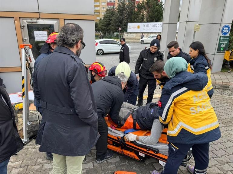Beylikdüzünde rögara düşen işçiyi itfaiye kurtardı