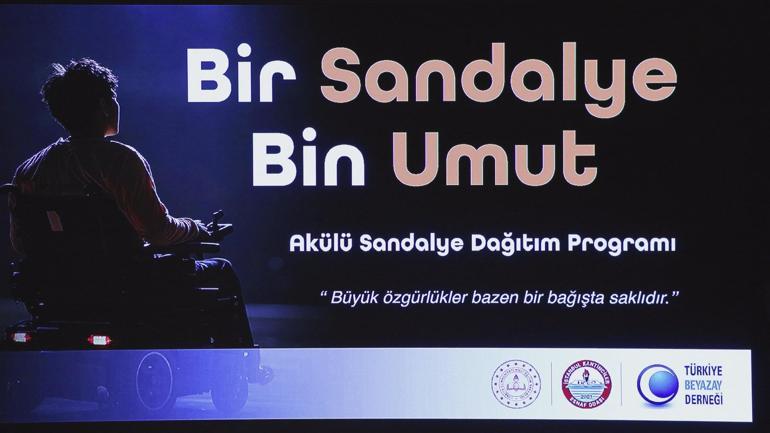 134 engelli öğrenciye akülü sandalye hediye edildi