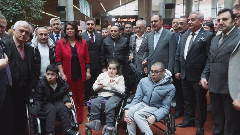 134 engelli öğrenciye akülü sandalye hediye edildi