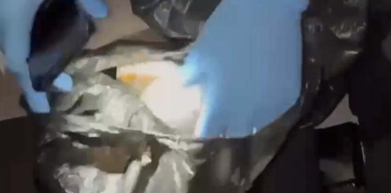 İzmir’de uyuşturucu ticareti yapan baba-oğul gözaltında