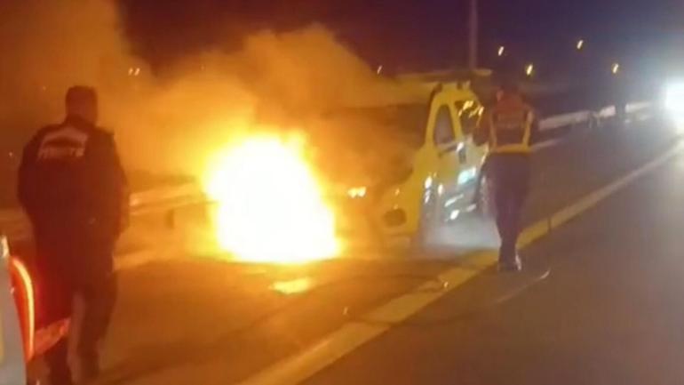 Aydın’da hafif ticari araçta çıkan yangın söndürüldü