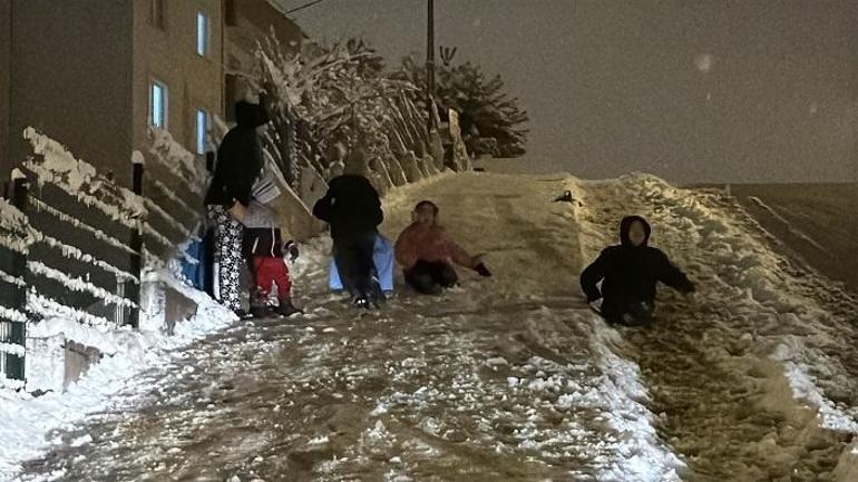 Karabük’te gece saatlerinde kar yağışı etkisini artırdı