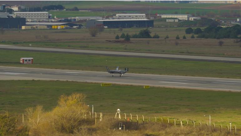 Bayraktar Kızılelma akıllı filo otonomisiyle kol uçuşunu başarıyla tamamladı