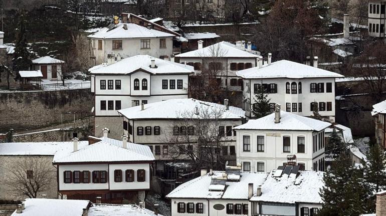 Karabük’te kar etkisini sürdürüyor