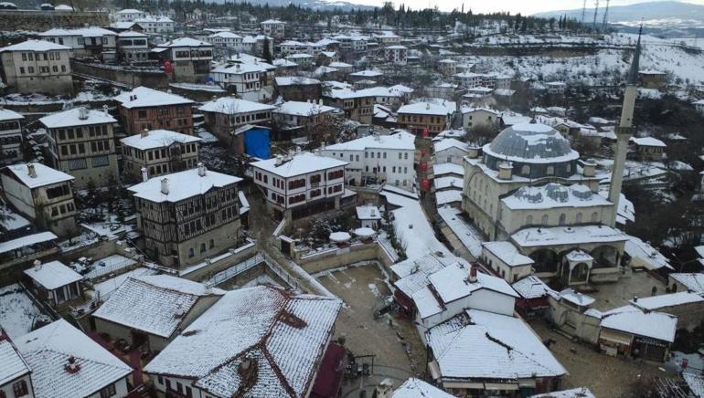 Karabük’te kar etkisini sürdürüyor