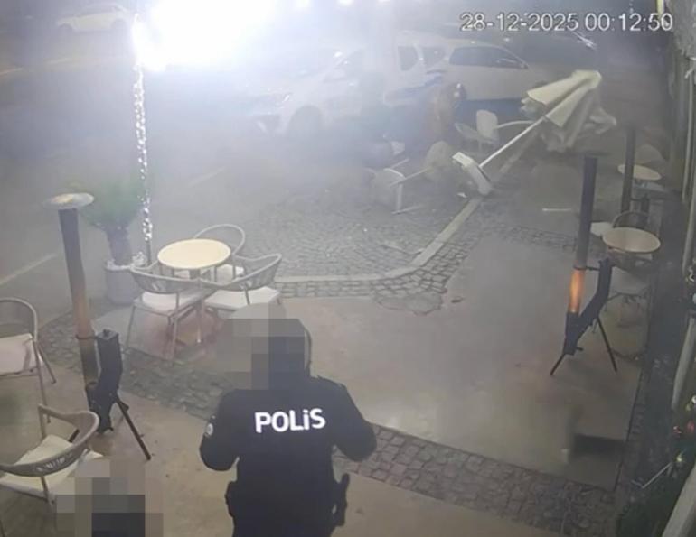 Otomobil, park halindeki polis aracına çarptı; kaza kamerada