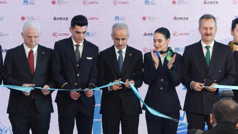 Bakan Uraloğlu: Terminal 1 havalimanımıza yıllık ilave 5,5 milyon yolcu kapasitesi daha kazandırmış olacak