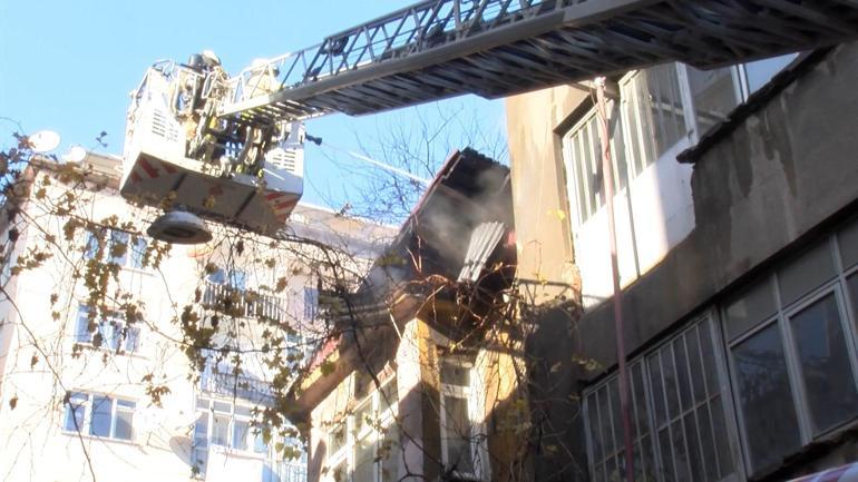 Şişlide evinin yandığını gören kadın fenalaştı