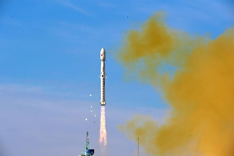 Çin uzaya yeni bir uydu gönderdi