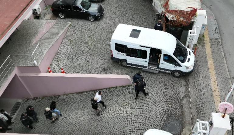 İzmirde DEAŞa eş zamanlı operasyon: 40 gözaltı