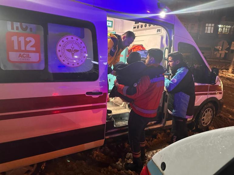 Yolu kapalı mahallede solunum sıkıntısı çeken hastaya, UMKE ulaştı