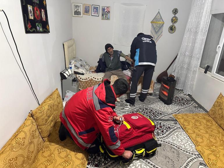 Yolu kapalı mahallede solunum sıkıntısı çeken hastaya, UMKE ulaştı