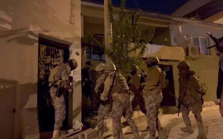 İzmirde DEAŞa eş zamanlı operasyon: 40 gözaltı