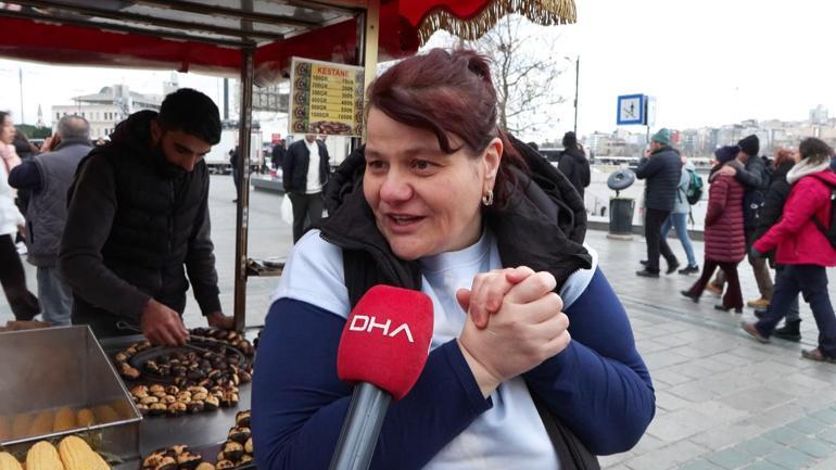 Yeni yıla bir gün kala Eminönünde alışveriş yoğunluğu