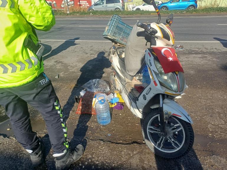 Otomobil ile çarpışan elektrikli bisikletin sürücüsü öldü, kaza kamerada