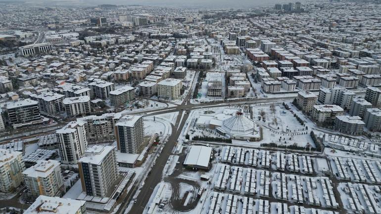 Eğitime kar engeli; Bir çok ilde okullar tatil edildi