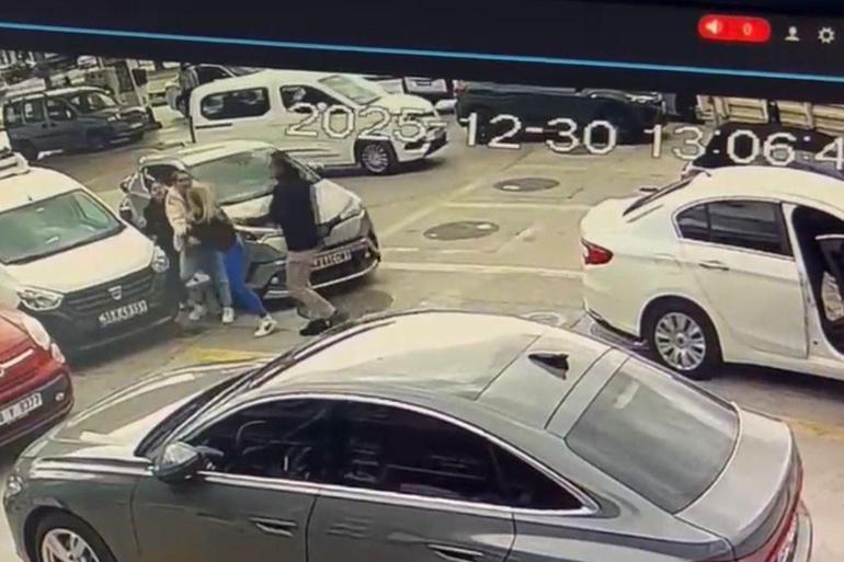 Bodrum’da kaza sonrası taraflar arasında çıkan kavga anı kamerada