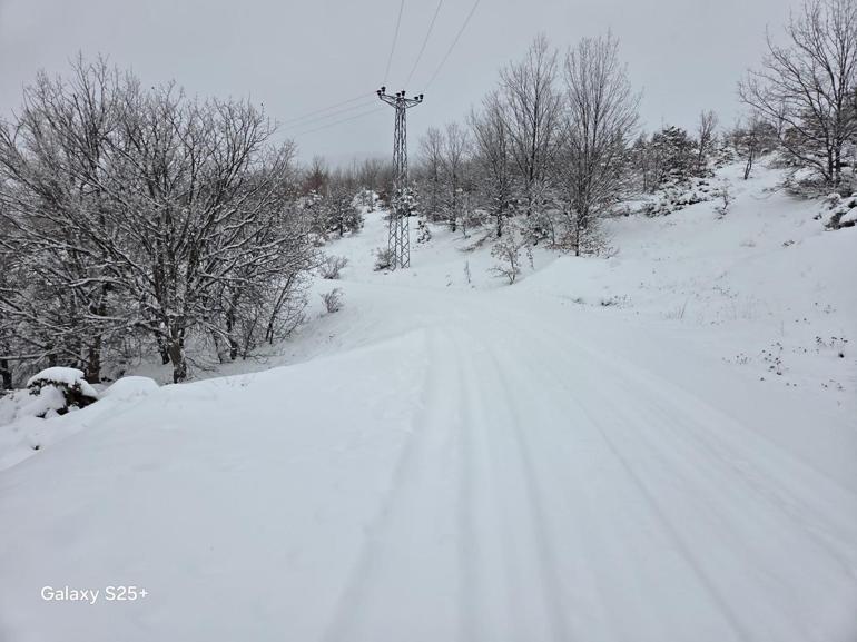 Elazığda 311 köy yolu, kardan ulaşıma kapandı