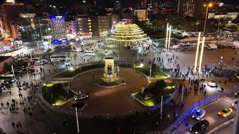 Yeni yıla saatler kala Taksim Meydanı havadan görüntülendi