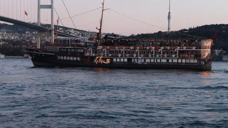 Ortaköyde yılbaşı kutlamaları öncesi yoğunluk
