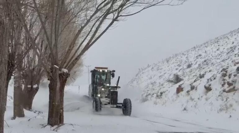 Malatyada ekiplerin karla mücadele çalışması