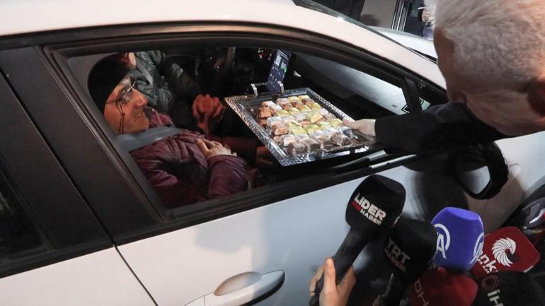 Vali Gül, 15 Temmuz Şehitler Köprüsünde denetimlere katıldı; sürücülerin yeni yılını kutladı