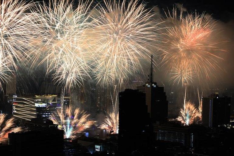 Tayland’da 2026 yılı havai fişek gösterileriyle kutlandı