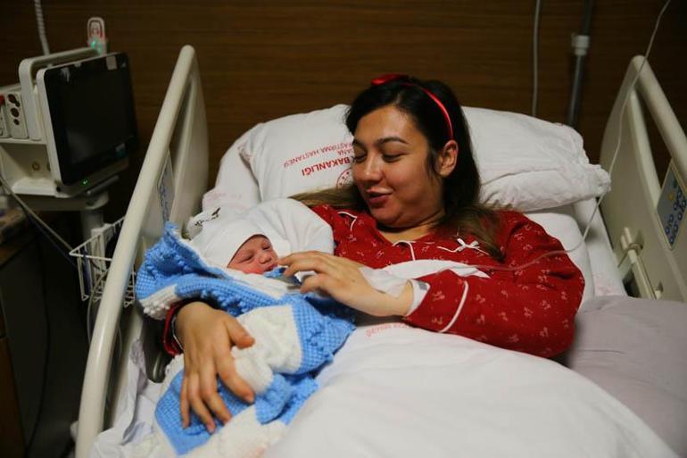 2026nın ilk bebekleri dünyaya gözlerini açtı