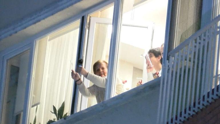 Şişli Kurtuluşta yeni yıla bardak ve nar fırlatarak girdiler