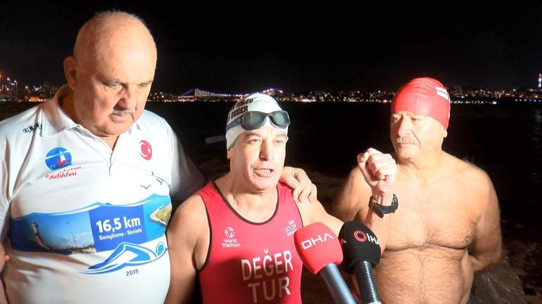 Fatihte 2026ya buz gibi suda yüzerek girdiler