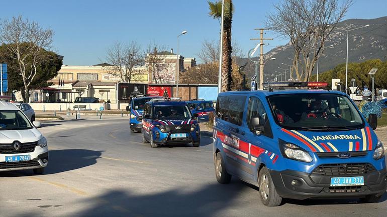 Muğla merkezli DEAŞ operasyonunda gözaltına alınan 18 şüpheli adliyede