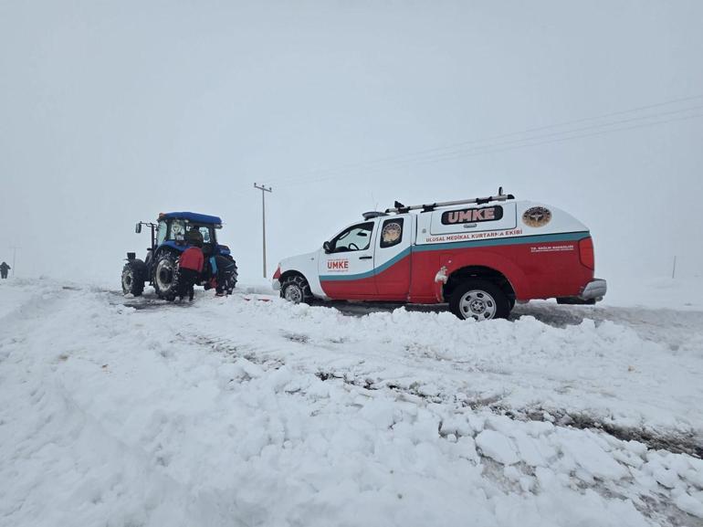 UMKE, 6 saat sonra ulaştıkları adreste doğum yapan kadına müdahale etti