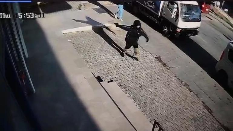 Arnavutköyde 14 yaşındaki çocuk markete ateş açtı