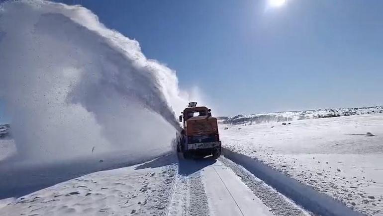 Elazığ’da kar nedeniyle 259 köy yolu kapandı