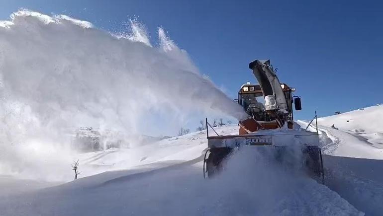 Elazığ’da kar nedeniyle 259 köy yolu kapandı