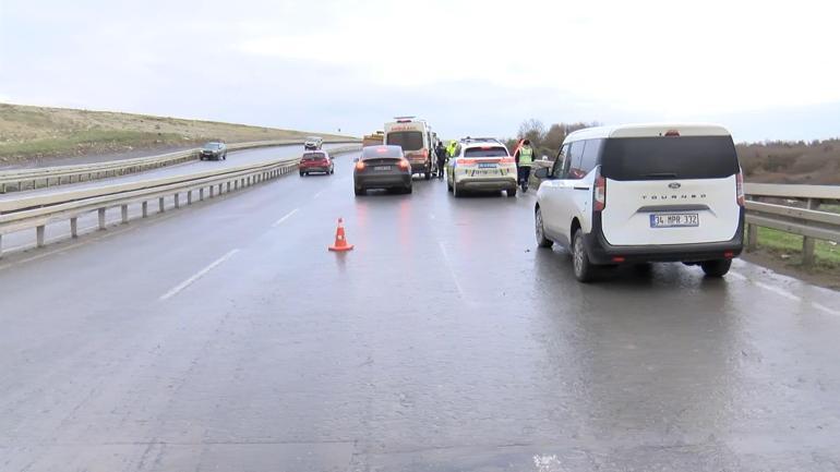 Arnavutköyde İETT otobüsü bariyerlere çarptı; 2 yaralı
