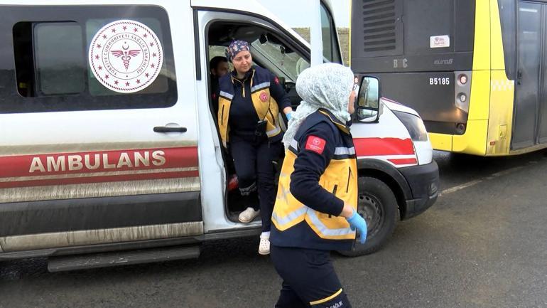 Arnavutköyde İETT otobüsü bariyerlere çarptı; 2 yaralı