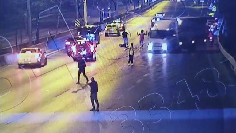 Maltepede otomobil motosiklete çarptı; kaza kamerada