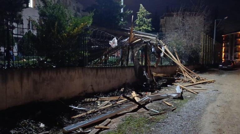 Bursada lodos çatıları uçurdu; araçlar zarar gördü