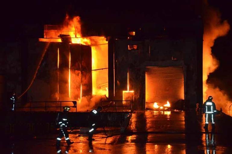 Antalyada soğuk hava deposunda yangın