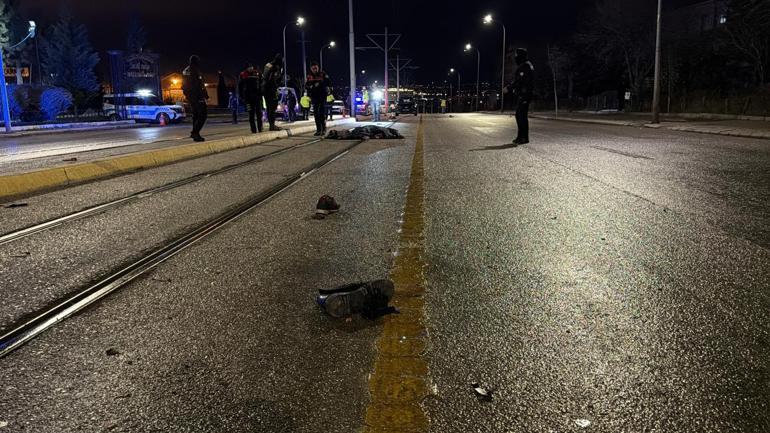 Eskişehir’de otomobil yayaların arasına daldı: 3 ölü