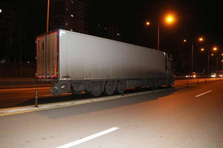 Adana’da otomobil ile TIR çarpıştı: 1 ölü