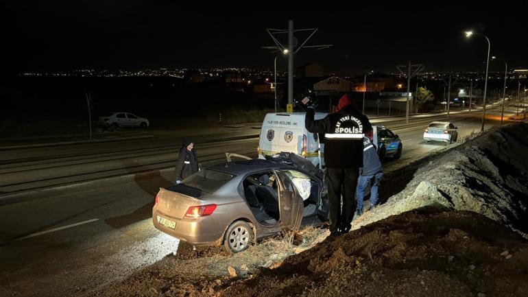 Eskişehir’de otomobil yayaların arasına daldı: 3 ölü