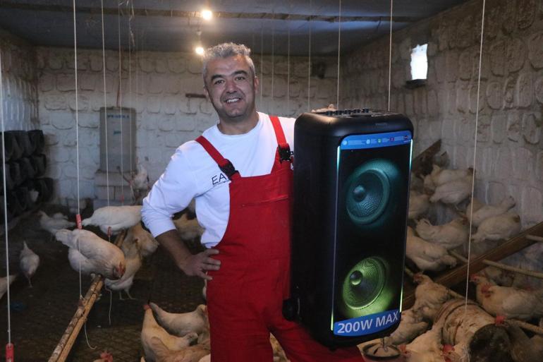 Türk sanat müziği dinlettiği tavuklardan yüzde 6 verim artışı sağladı