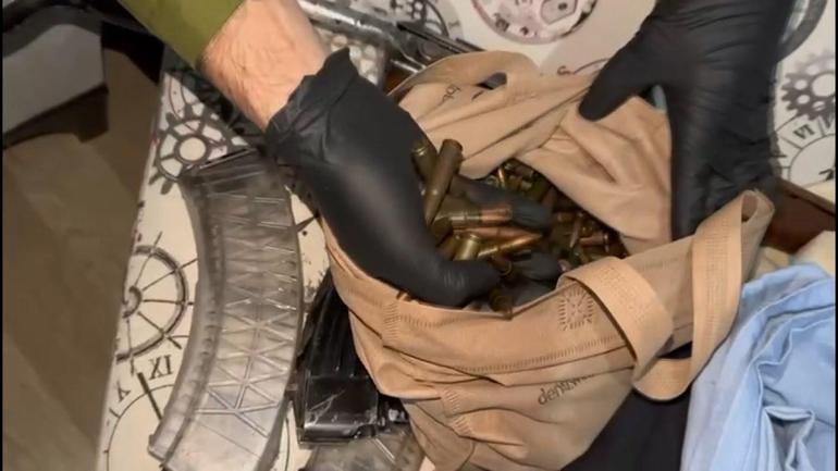 Maltepe’de evinde uzun namlulu silah bulunan şüpheli yakalandı