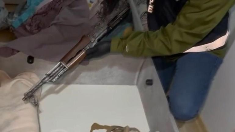 Maltepe’de evinde uzun namlulu silah bulunan şüpheli yakalandı
